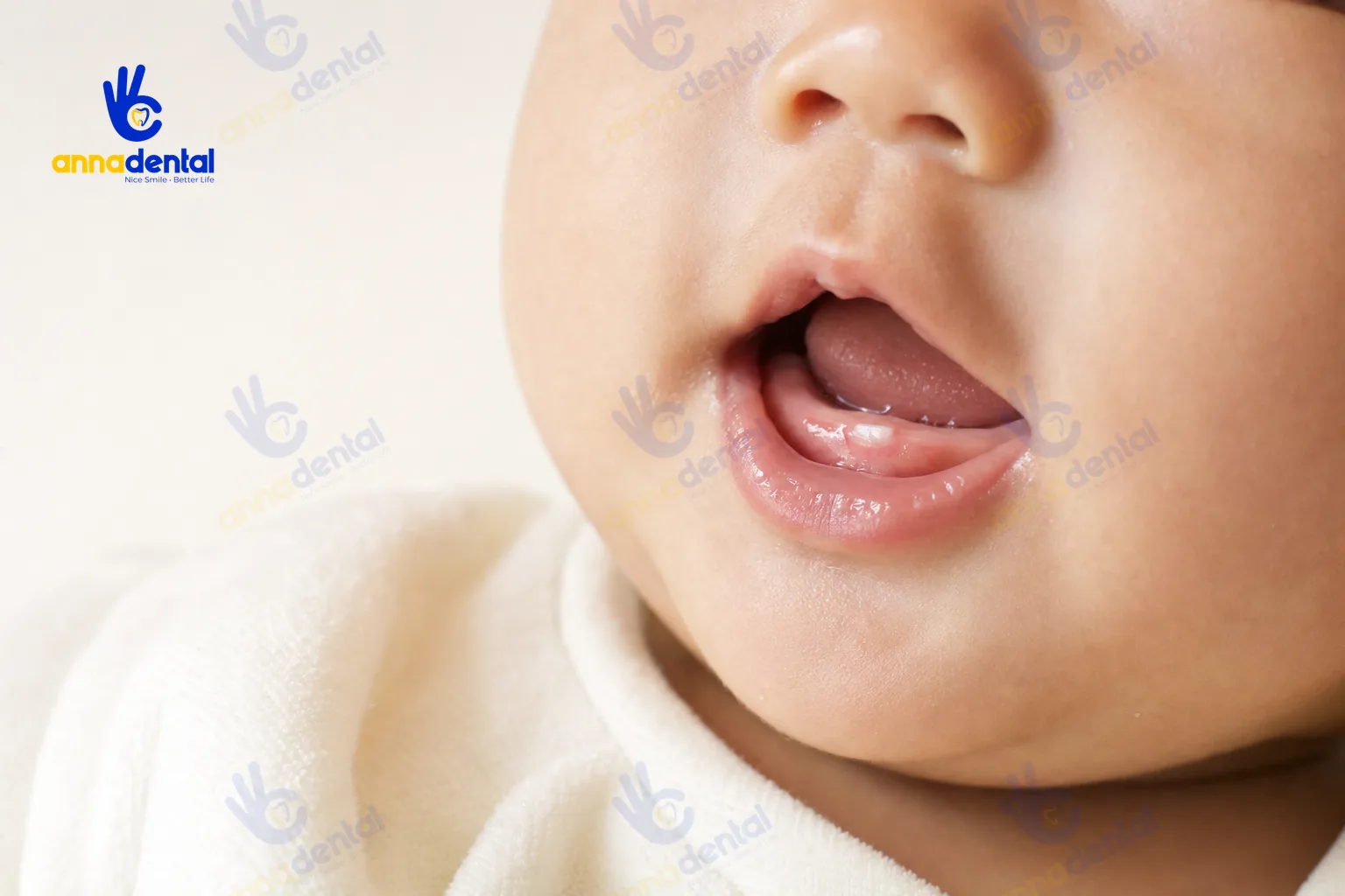 Bé mấy tháng mọc răng bình thường dấu hiệu nhận biết và cách chăm