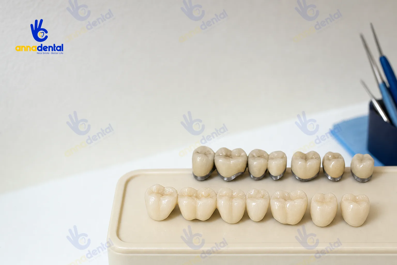Cách nhận biết răng sứ chính hãng qua so sánh các loại mão sứ